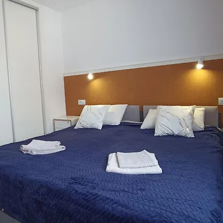Provenza Con Balcon , Patio Y Parking Torrevieja